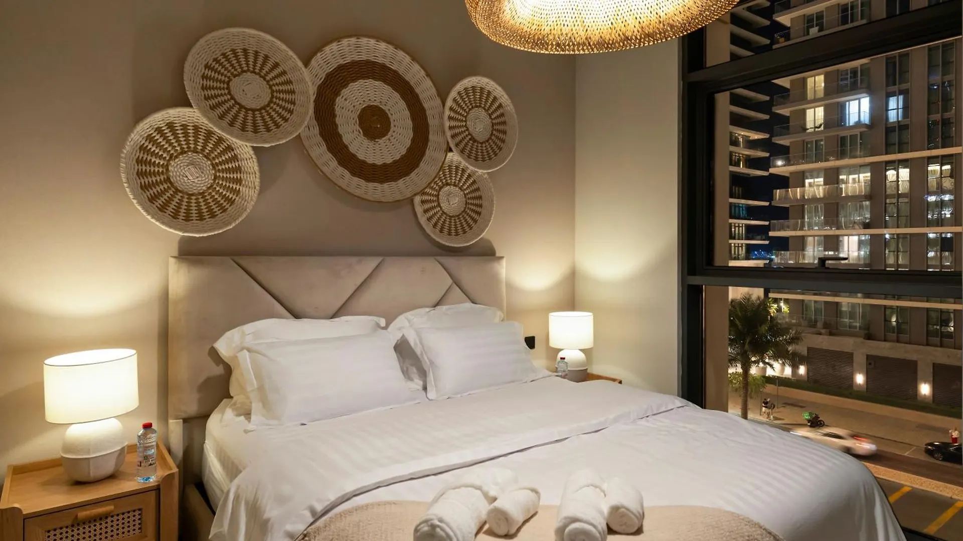 Chic 1 Bedroom On Private Beach In Dubai Harbour Apartment