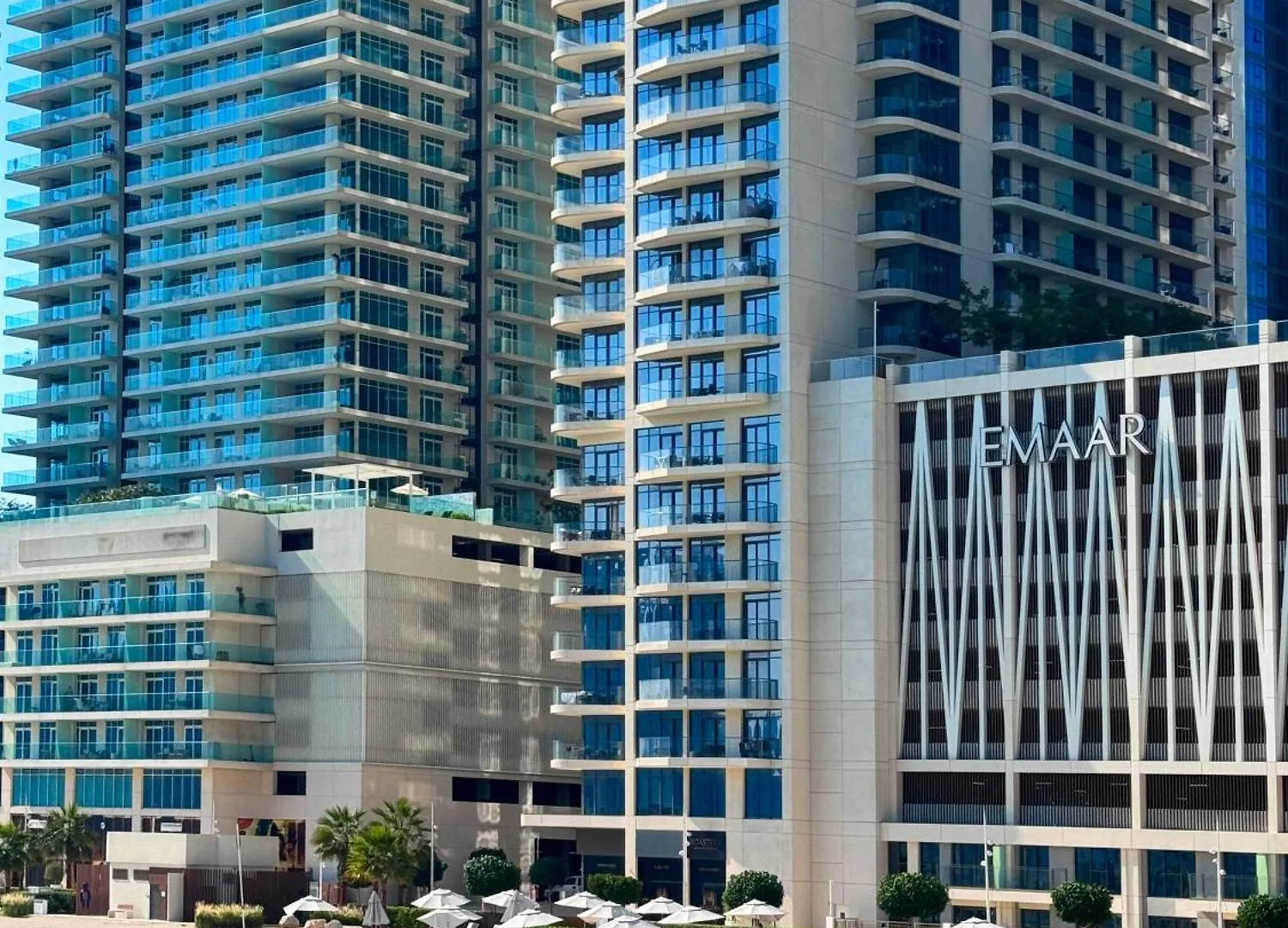 Chic 1 Bedroom On Private Beach In Dubai Harbour location