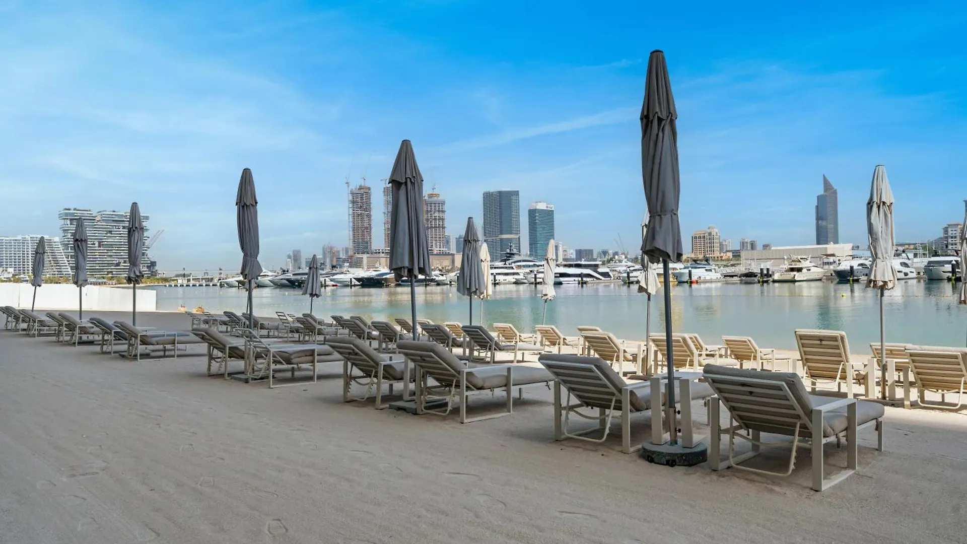 Chic 1 Bedroom On Private Beach In Dubai Harbour