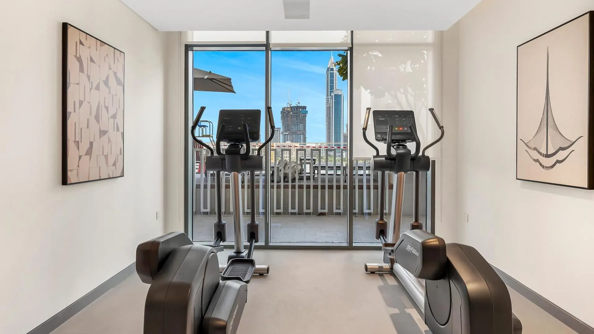 Apartment Chic 1 Bedroom On Private Beach In Dubai Harbour