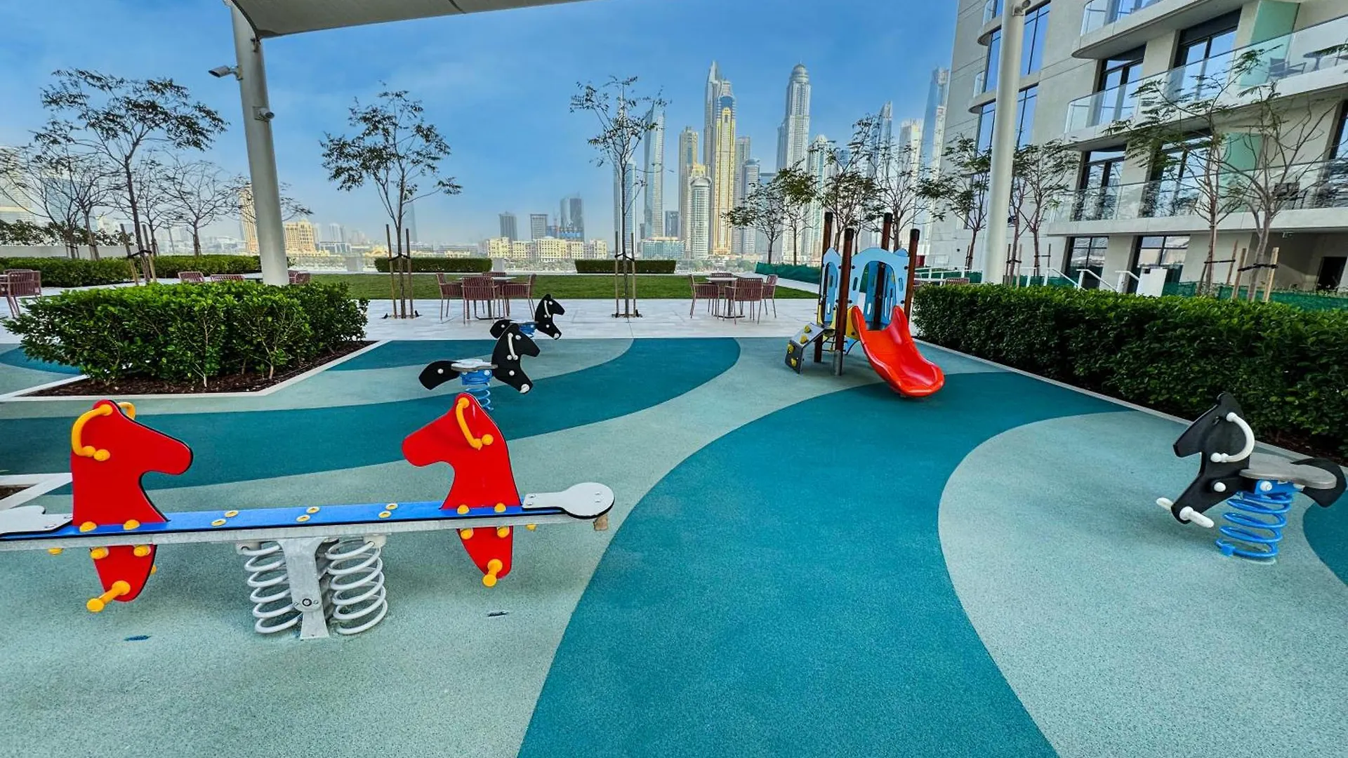 Chic 1 Bedroom On Private Beach In Dubai Harbour Apartment