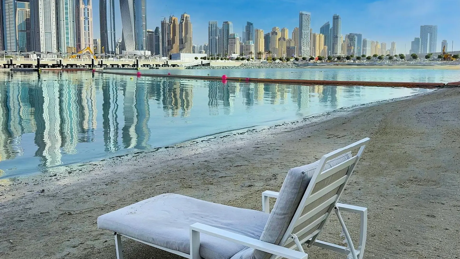 Chic 1 Bedroom On Private Beach In Dubai Harbour Apartment
