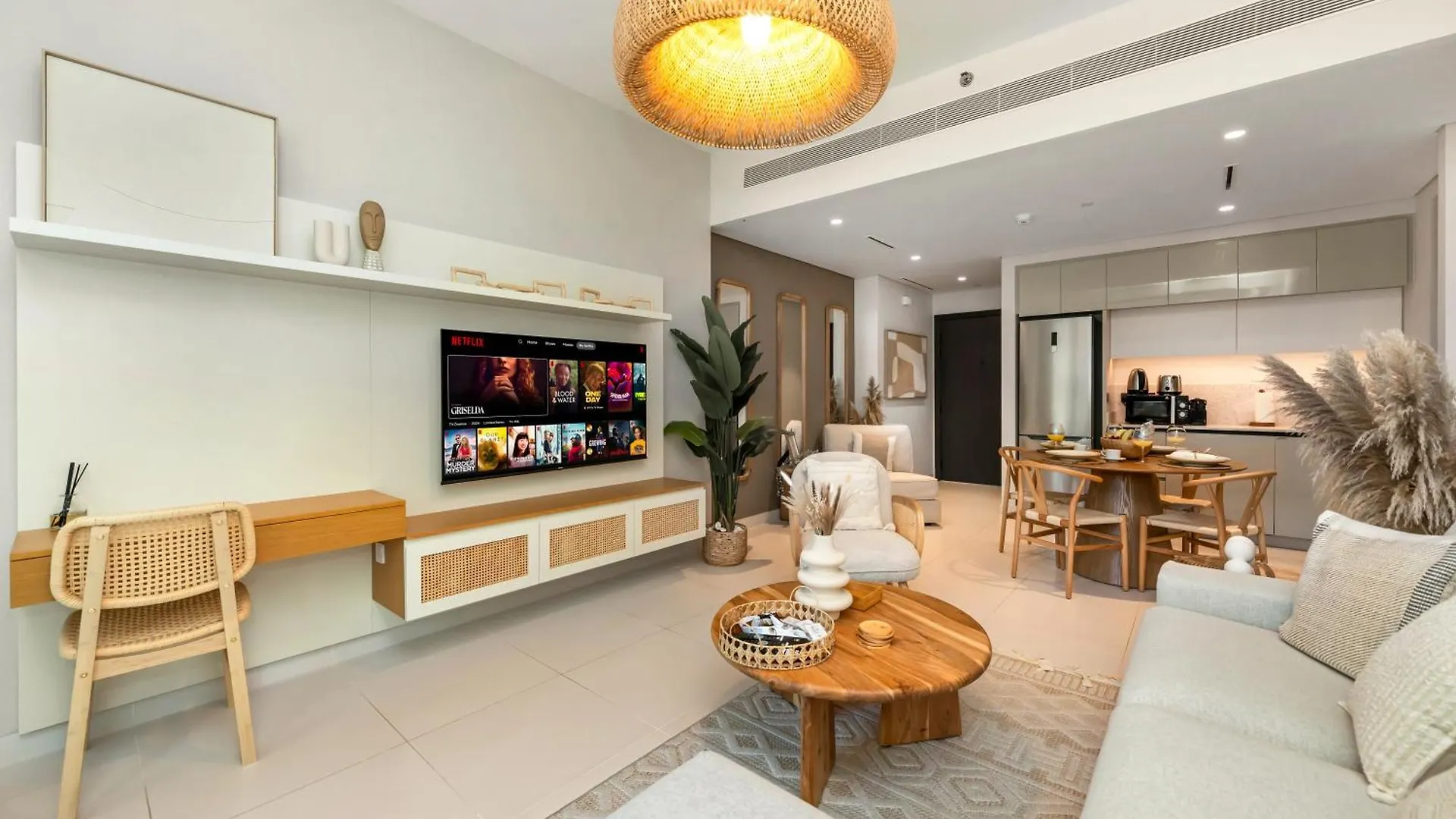 Chic 1 Bedroom On Private Beach In Dubai Harbour United Arab Emirates