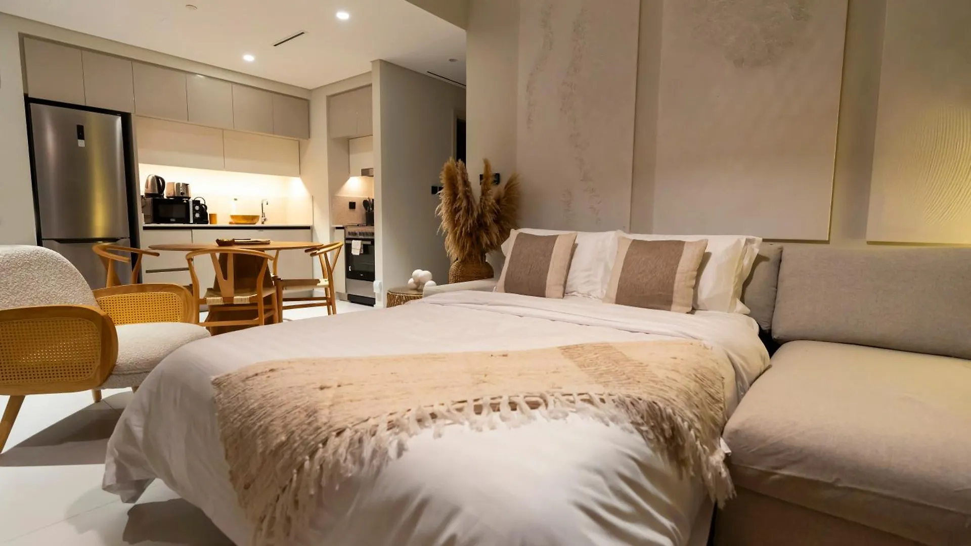 Apartment Chic 1 Bedroom On Private Beach In Dubai Harbour