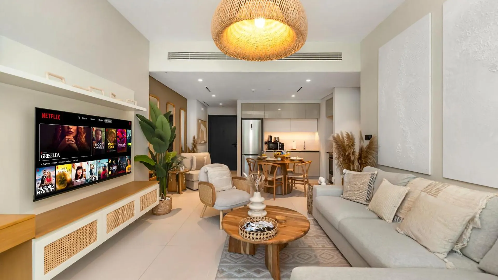 Chic 1 Bedroom On Private Beach In Dubai Harbour Apartment