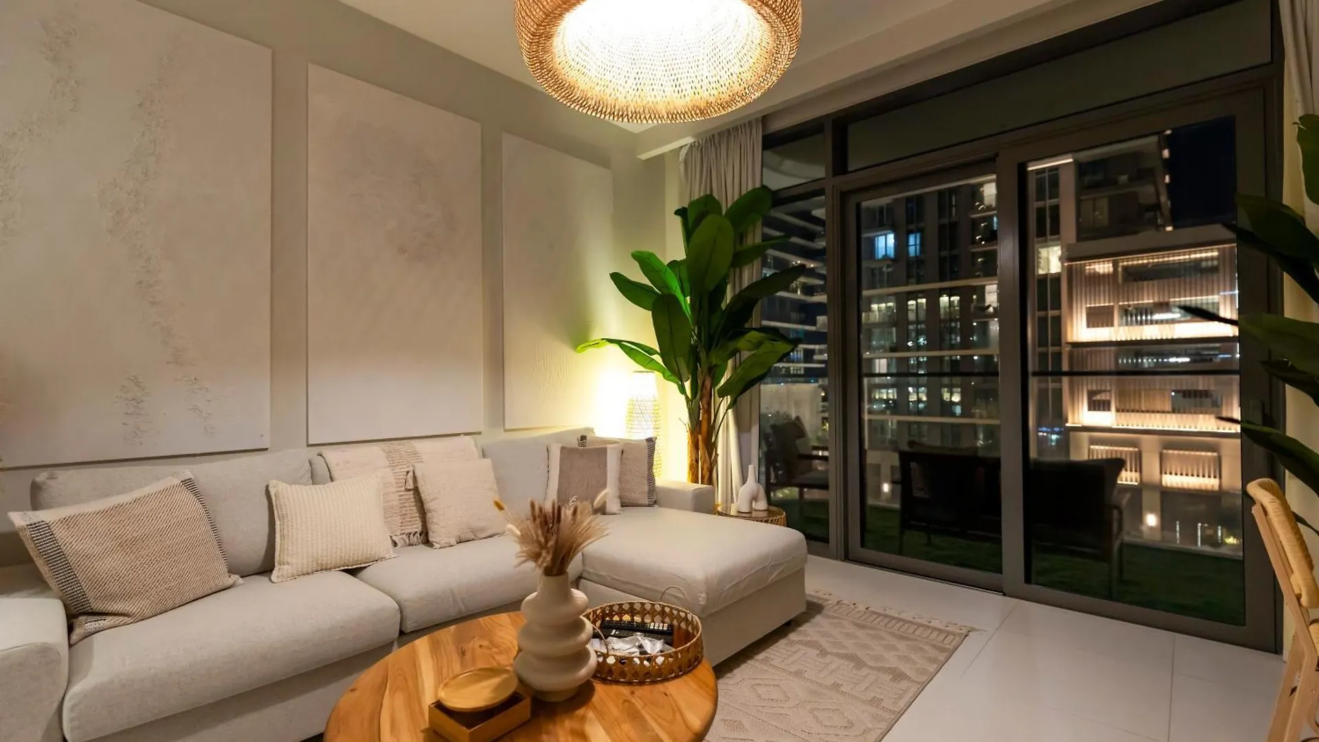 Apartment Chic 1 Bedroom On Private Beach In Dubai Harbour
