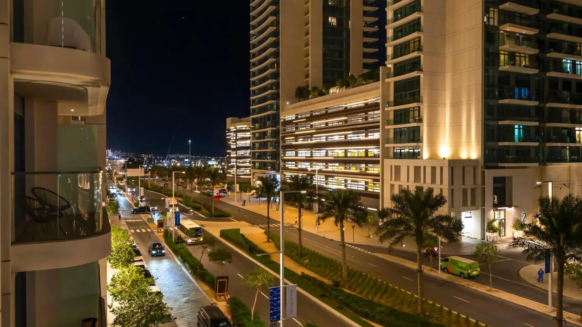 Chic 1 Bedroom On Private Beach In Dubai Harbour
