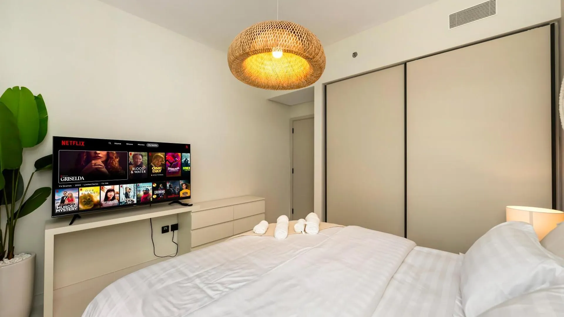 Chic 1 Bedroom On Private Beach In Dubai Harbour 0*,