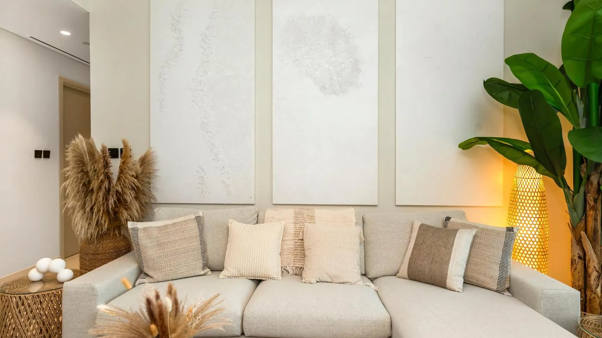 Chic 1 Bedroom On Private Beach In Dubai Harbour United Arab Emirates
